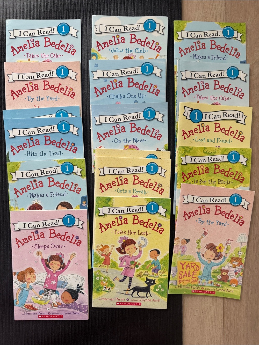 Amelia Bedelia Beginning Reading Level 1 - Assorted Pastel Covers (17 books)